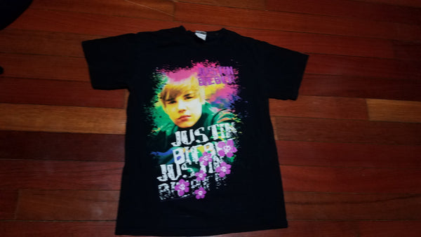 SMALL - Worn vtg "Justin Beiber tour" shirt